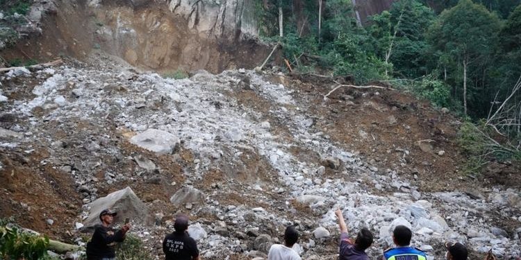 2 Warga Simalungun Tertimbun Longsor Usai Perbaiki Pipa
