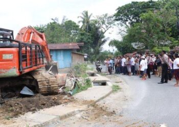 Eksekusi Pengosongan Rumah Dan Lahan Di Nagahuta Timur, Kapolres Pematangsiantar Ikut Mengamankan.