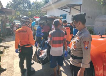 Dikabarkan Hilang Seorang Pria Tua Di Temukan Tewas Di Dalam Gorong-gorong.