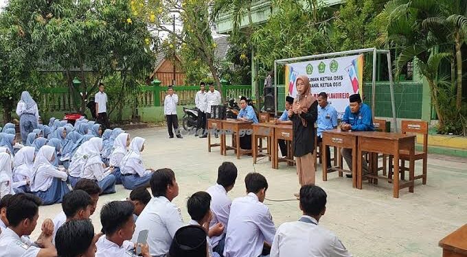 Mengenal Calon Kepala Daerah Dari Medsos, Generasi Muda Berikan Pendapat.