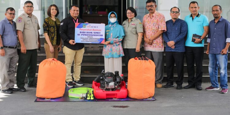 Pemko Pematangsiantar Mendapatkan Alat Kebencanaan Dari Bank Sumut.