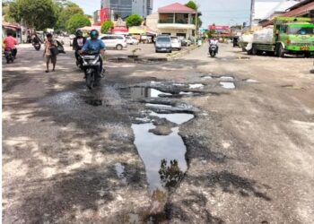 Jalan Aspal Banyak Yang Tak Layak  Di Pematangsiantar Juga Tidak Kunjung Dibenahi.
