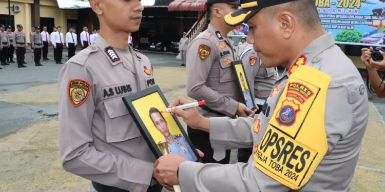 Dua Anggota Polres Pematangsiantar Diberhentikan Tidak Hormat, Karena Melanggar Kode Etik Kepolisian
